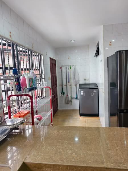 2-storey Terraced House for Sale in Taman Pelangi Indah (Ulu Tiram) - Ee Fong Toh - Kitchen - PropertyGuru.com.my