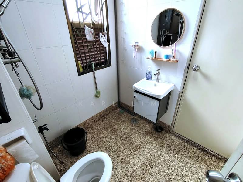 Rumah Teres 2 Tingkat untuk Dijual di Taman Kempas Utama (Tebrau) - Karl Lim - Bathroom - PropertyGuru.com.my
