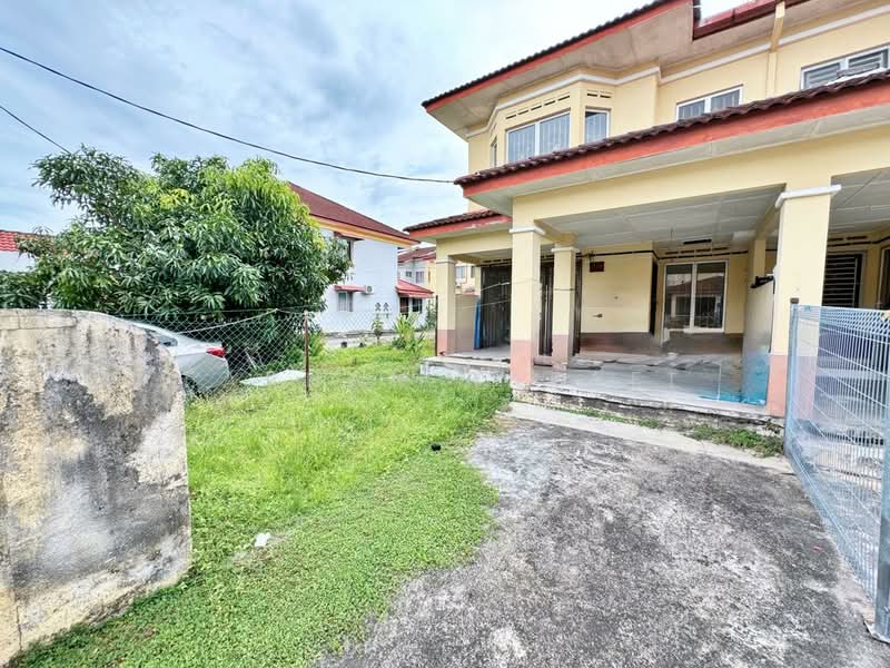 2-storey Terraced House for Sale in Bandar Seri Ehsan (Tanjong Duabelas) - Farhan Rafael - Exterior - PropertyGuru.com.my