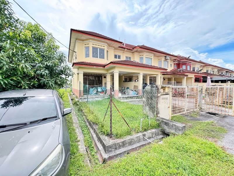 2-storey Terraced House for Sale in Bandar Seri Ehsan (Tanjong Duabelas) - Farhan Rafael - Exterior - PropertyGuru.com.my