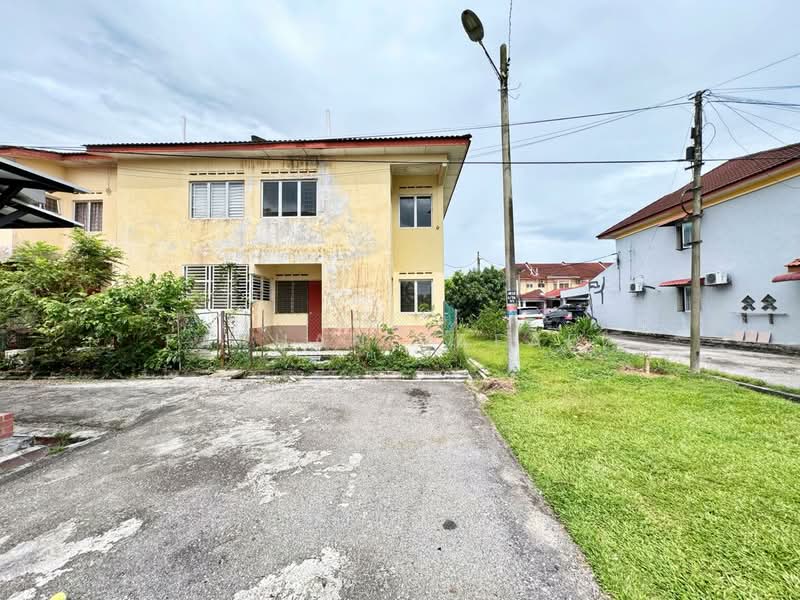 2-storey Terraced House for Sale in Bandar Seri Ehsan (Tanjong Duabelas) - Farhan Rafael - PropertyGuru.com.my