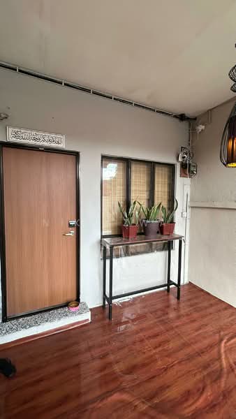 1-storey Terraced House for Sale in Bandar Sri Sendayan (Negeri Sembilan) - NIK AZWAN - Entrance - PropertyGuru.com.my