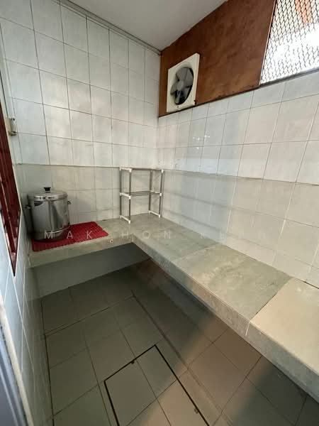 Rumah Teres untuk Disewa di Taman Batu Tiga (Shah Alam) - Mak Hon Kean - Kitchen - PropertyGuru.com.my