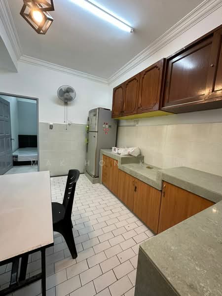 Rumah Teres untuk Disewa di Taman Batu Tiga (Shah Alam) - Mak Hon Kean - Kitchen - PropertyGuru.com.my