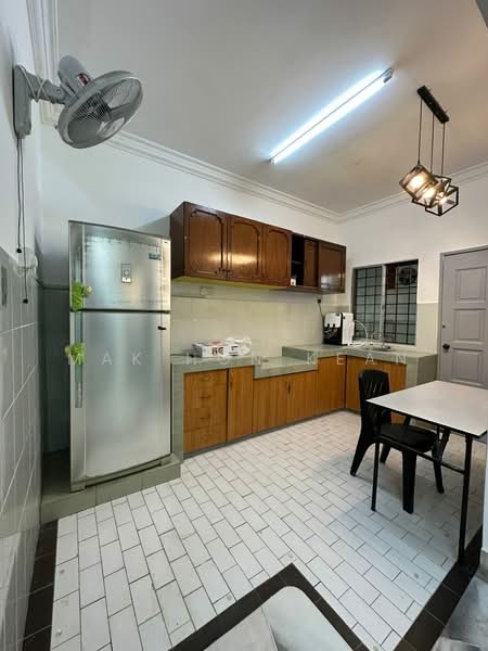 Rumah Teres untuk Disewa di Taman Batu Tiga (Shah Alam) - Mak Hon Kean - Kitchen - PropertyGuru.com.my