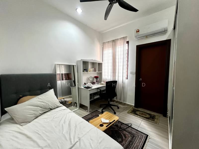 Terraced House for Sale in Bukit Jelutong (Shah Alam) - Azman Ahmad - PropertyGuru.com.my