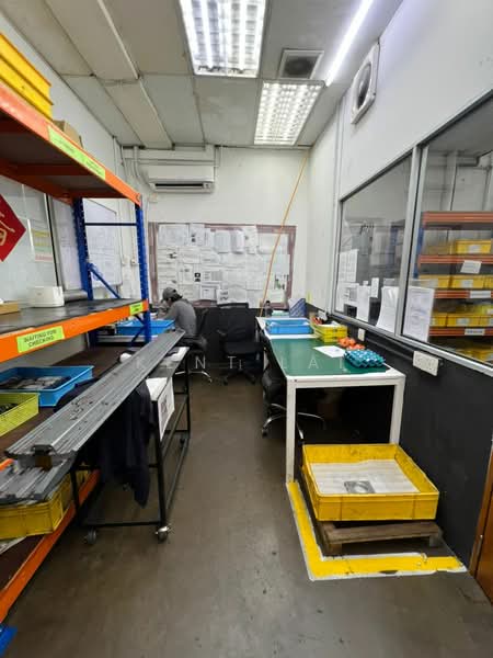 Terrace Factory for Sale in Taman Perindustrian Puchong Utama (Puchong) - Kent Lai - Interior - PropertyGuru.com.my