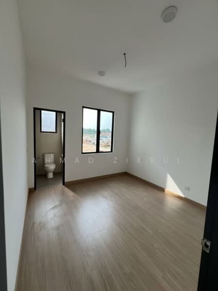2-storey Terraced House for Sale in Saujana Utama (Puncak Alam) - Ahmad Zikrul - Bathroom - PropertyGuru.com.my