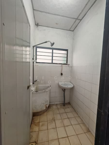 1-storey Terraced House for Sale in Taman Sejati (Sitiawan) - Kee Choi Hong - Bathroom - PropertyGuru.com.my