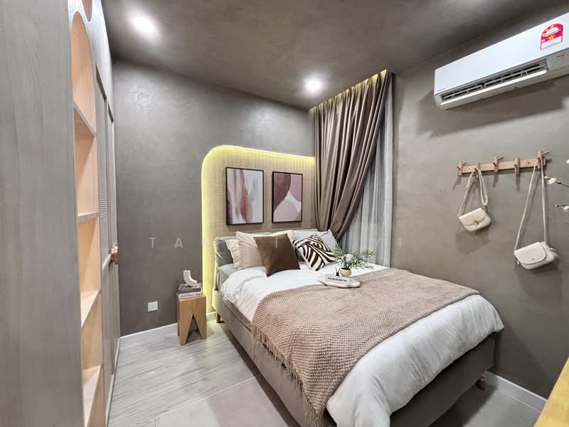 Service Residence for Sale at Pinnacle Bukit Gambier - Tan Jing Yi - Bedroom - PropertyGuru.com.my