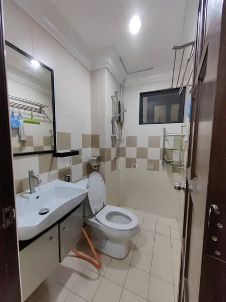 Condominium for Rent at Royal Domain Sri Putramas 2 - Nic Low - Bathroom - PropertyGuru.com.my