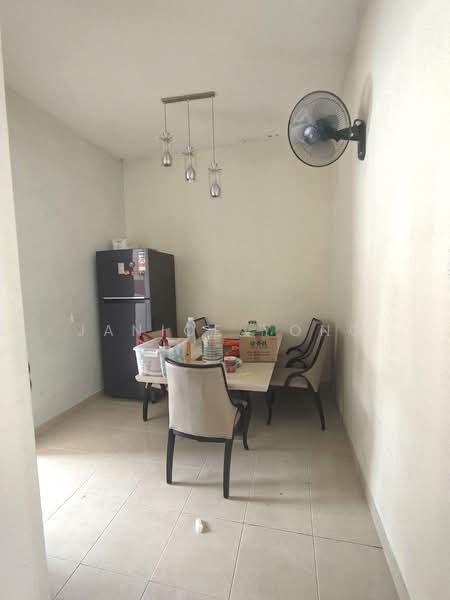 1-storey Terraced House for Rent in Taman Bestari Indah (Ulu Tiram) - Janice Yong - Dining Room - PropertyGuru.com.my