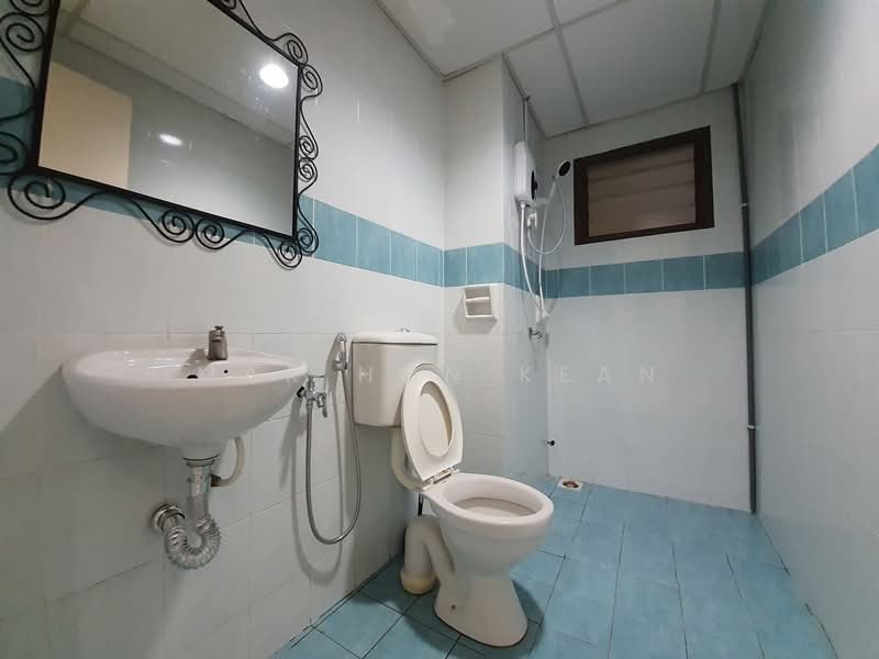 Apartment for Rent at Pangsapuri Indahria - Mak Hon Kean - Bathroom - PropertyGuru.com.my