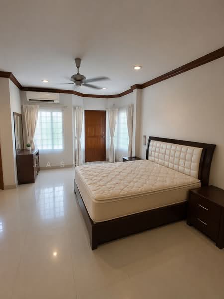 Semi-Detached House for Sale in Taman Cuepacs (Kepong) - Jasemin Chia - Bedroom - PropertyGuru.com.my