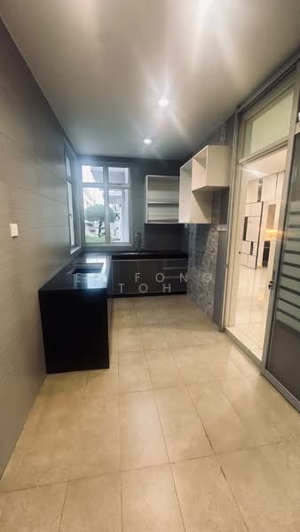 Cluster House for Sale in Taman Gaya (Ulu Tiram) - Ee Fong Toh - Kitchen - PropertyGuru.com.my