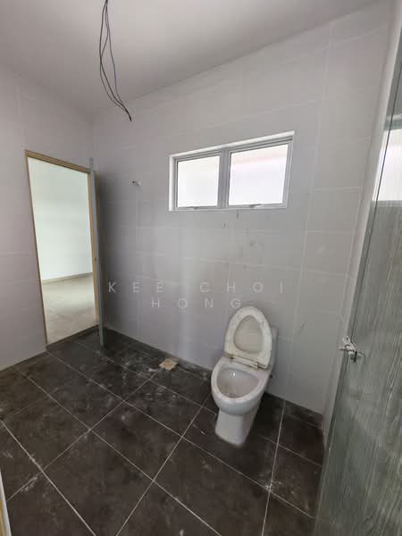 Semi-Detached House for Sale in Seri Manjung (Perak) - Kee Choi Hong - Bathroom - PropertyGuru.com.my