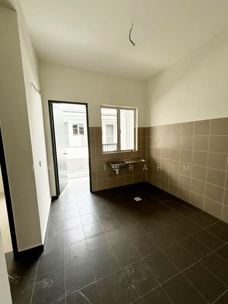 1-storey Terraced House for Sale in Dengkil (Selangor) - Hawa Ibrahim - Kitchen - PropertyGuru.com.my