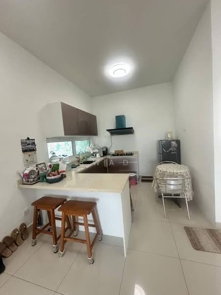 Kondominium untuk Dijual di Orchard Ville - Aswad . - Kitchen - PropertyGuru.com.my