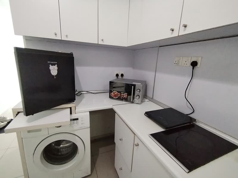 Servis Apartment untuk Disewa di Centrestage Designer Suite - Rex Lok - Kitchen - PropertyGuru.com.my