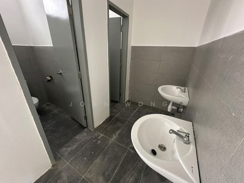 Kedai / Pejabat untuk Disewa di Austin Crest (Johor Bahru) - John Wong - Bathroom - PropertyGuru.com.my
