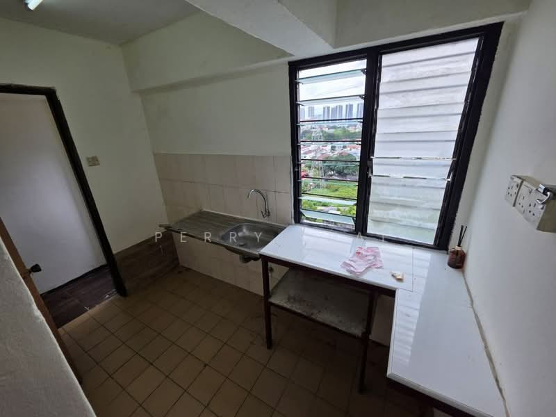 Flat for Rent at Mutiara Fadason - Perry Chai - Kitchen - PropertyGuru.com.my