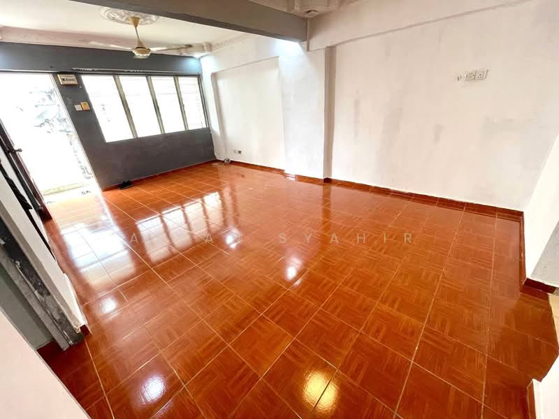 Rumah Flat untuk Dijual di Flat Danau Kota - Affan Syahir - Living Room - PropertyGuru.com.my