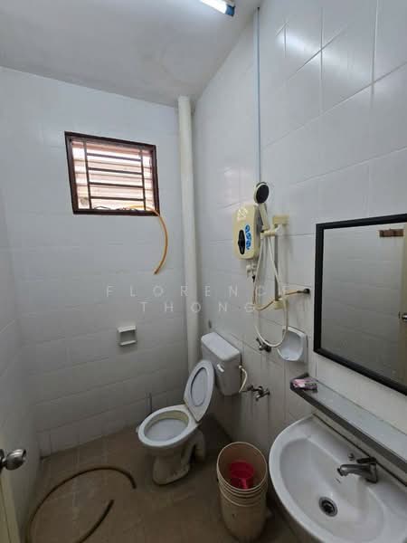1-storey Terraced House for Rent in Taman JP Perdana (Johor Bahru) - Florence Thong - Bathroom - PropertyGuru.com.my