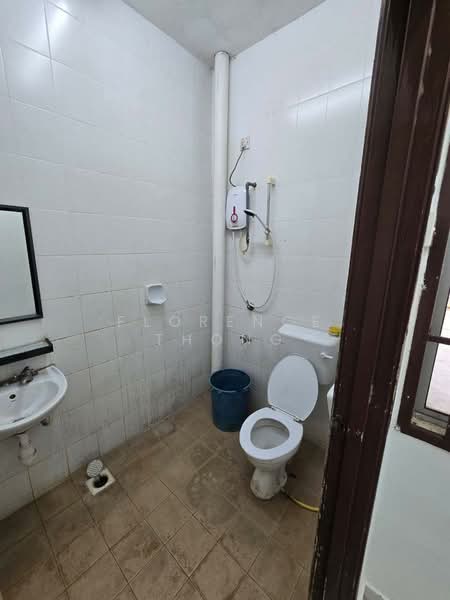 1-storey Terraced House for Rent in Taman JP Perdana (Johor Bahru) - Florence Thong - Bathroom - PropertyGuru.com.my
