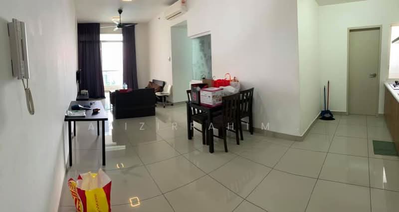 Kondominium untuk Disewa di Mutiara Ville - Azizirrahim . - Living Room - PropertyGuru.com.my