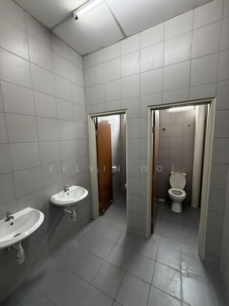 Factory for Rent in Juru (Penang) - Kelvin Ooi - Bathroom - PropertyGuru.com.my