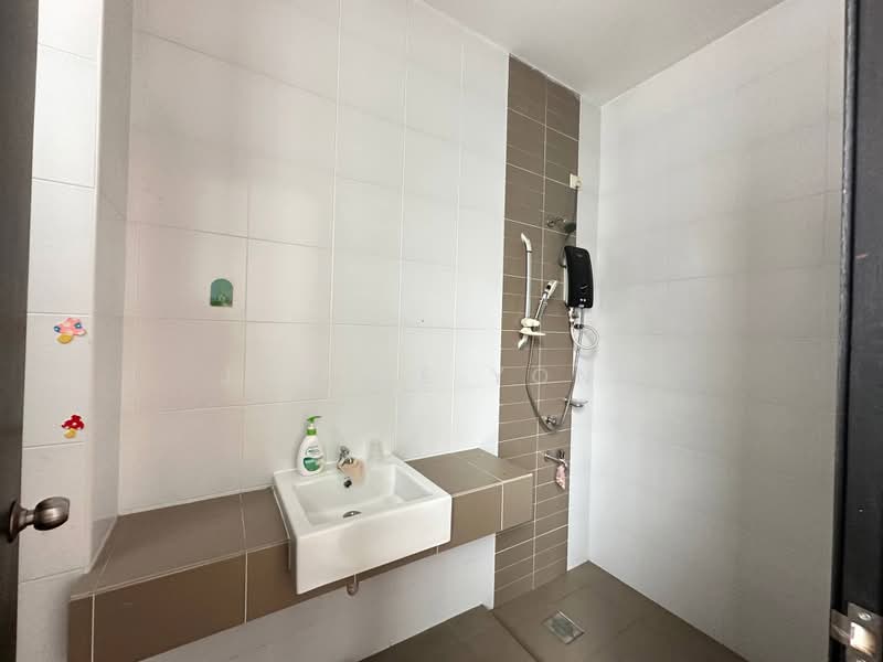 Rumah Berkembar untuk Dijual di Taman Ponderosa (Johor Bahru) - Janice Yong - Bathroom - PropertyGuru.com.my