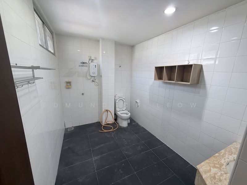 Semi-Detached House for Sale in Jalan Klang Lama (Old Klang Road) (Kuala Lumpur) - Edmund CH Leow - Bathroom - PropertyGuru.com.my