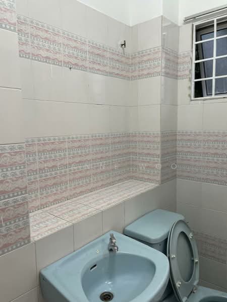 Rumah Teres 2 Tingkat untuk Dijual di Usj 16 (Subang Jaya) - Leanne Woo - Bathroom - PropertyGuru.com.my