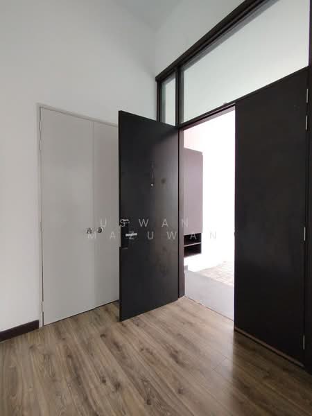 Rumah Berkembar untuk Dijual di Cyberjaya (Selangor) - Uswani Mazuwan - Entrance - PropertyGuru.com.my