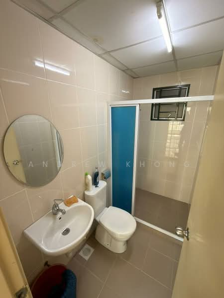 Service Residence for Sale at OUG Parklane - Andrew Khong - Bathroom - PropertyGuru.com.my