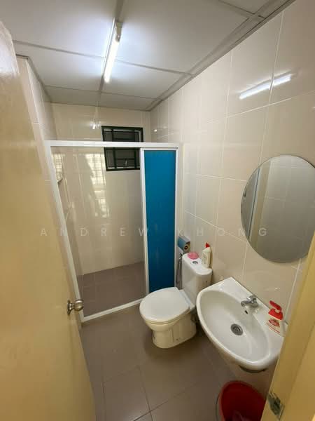 Service Residence for Sale at OUG Parklane - Andrew Khong - Bathroom - PropertyGuru.com.my