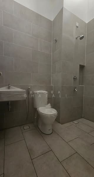 Rumah Teres 2 Tingkat untuk Dijual di Shah Alam (Selangor) - Azora Ghazali - Bathroom - PropertyGuru.com.my