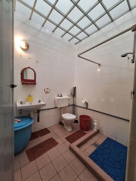 2-storey Terraced House for Sale in Jalan Klang Lama (Old Klang Road) (Kuala Lumpur) - Jackie Chong - Bathroom - PropertyGuru.com.my