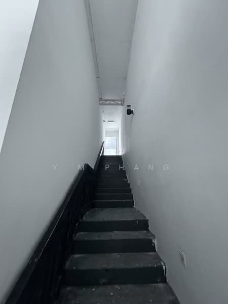 Shop / Office for Rent in Nilai (Negeri Sembilan) - Y M Phang - Corridor - PropertyGuru.com.my