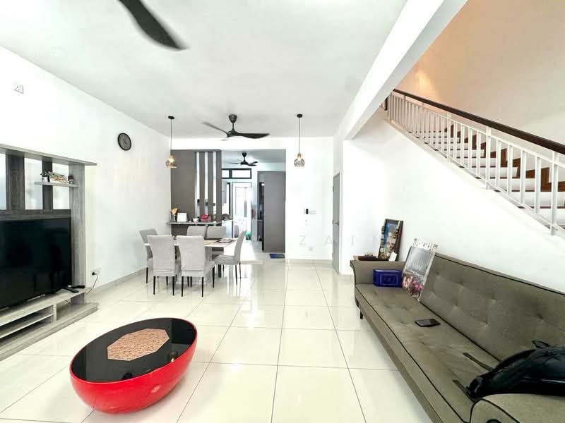 2-storey Terraced House for Sale in Shah Alam (Selangor) - Adaw Zain - Living Room - PropertyGuru.com.my