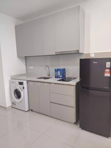 Servis Apartment untuk Disewa di BeCentral @ i-City - Muhammad Firman Hussain - Kitchen - PropertyGuru.com.my