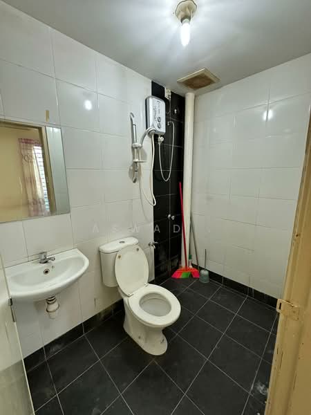 1-storey Terraced House for Sale in Bertam Perdana (Kepala Batas) - Aswad . - Bathroom - PropertyGuru.com.my