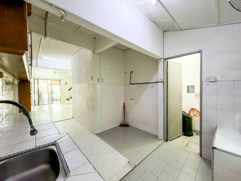 2-storey Terraced House for Sale in Batu Caves (Selangor) - Affan Syahir - Kitchen - PropertyGuru.com.my