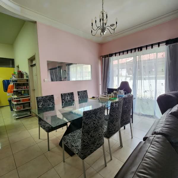 Cluster House for Sale in Sunway Alam Suria (Shah Alam) - Khairil Izzuan Khairuddin - Dining Room - PropertyGuru.com.my