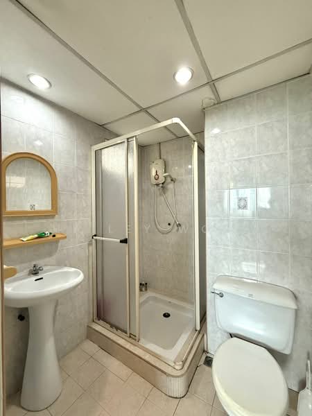 Condominium for Rent at Gold Coast Resort Condominium - Hailey Wong - Bathroom - PropertyGuru.com.my