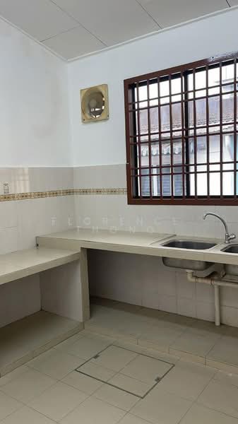 1-storey Terraced House for Rent in Taman Sentosa (Johor Bahru) - Florence Thong - Kitchen - PropertyGuru.com.my