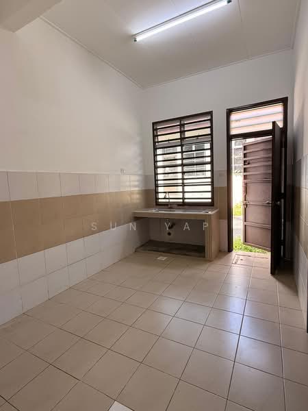 Terraced House for Rent in Kulai (Johor) - Sun Yap - Kitchen - PropertyGuru.com.my