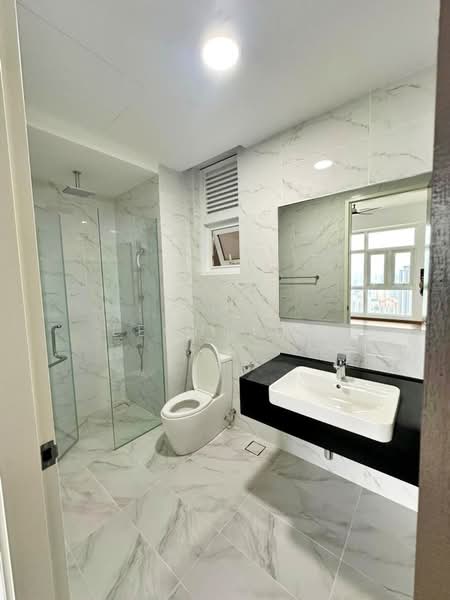 Service Residence for Rent at Met 1 Residences - Leonnie . - Bathroom - PropertyGuru.com.my