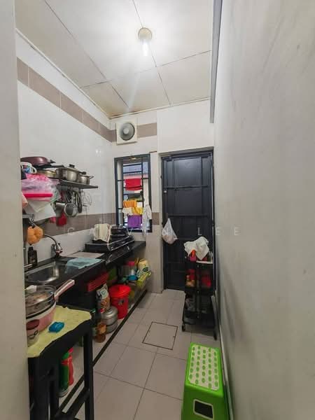 1-storey Terraced House for Sale in Taman Mount Austin (Tebrau) - Calvin Lee - Kitchen - PropertyGuru.com.my