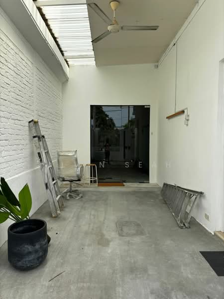 Shop / Office for Rent in Seksyen 4 (Petaling Jaya) - Alvin Seah - Entrance - PropertyGuru.com.my